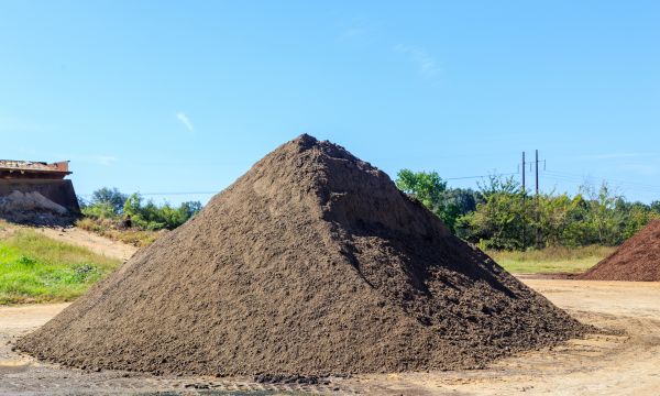 Black Dirt Delivery in Pasadena