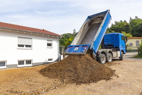 Garden Dirt Delivery in Pasadena