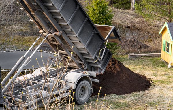 Yard Soil Delivery in Pasadena