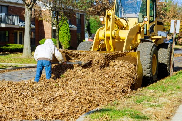 Mulch Hauling in Pasadena