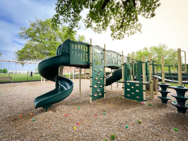 Playground Mulch Service in Pasadena